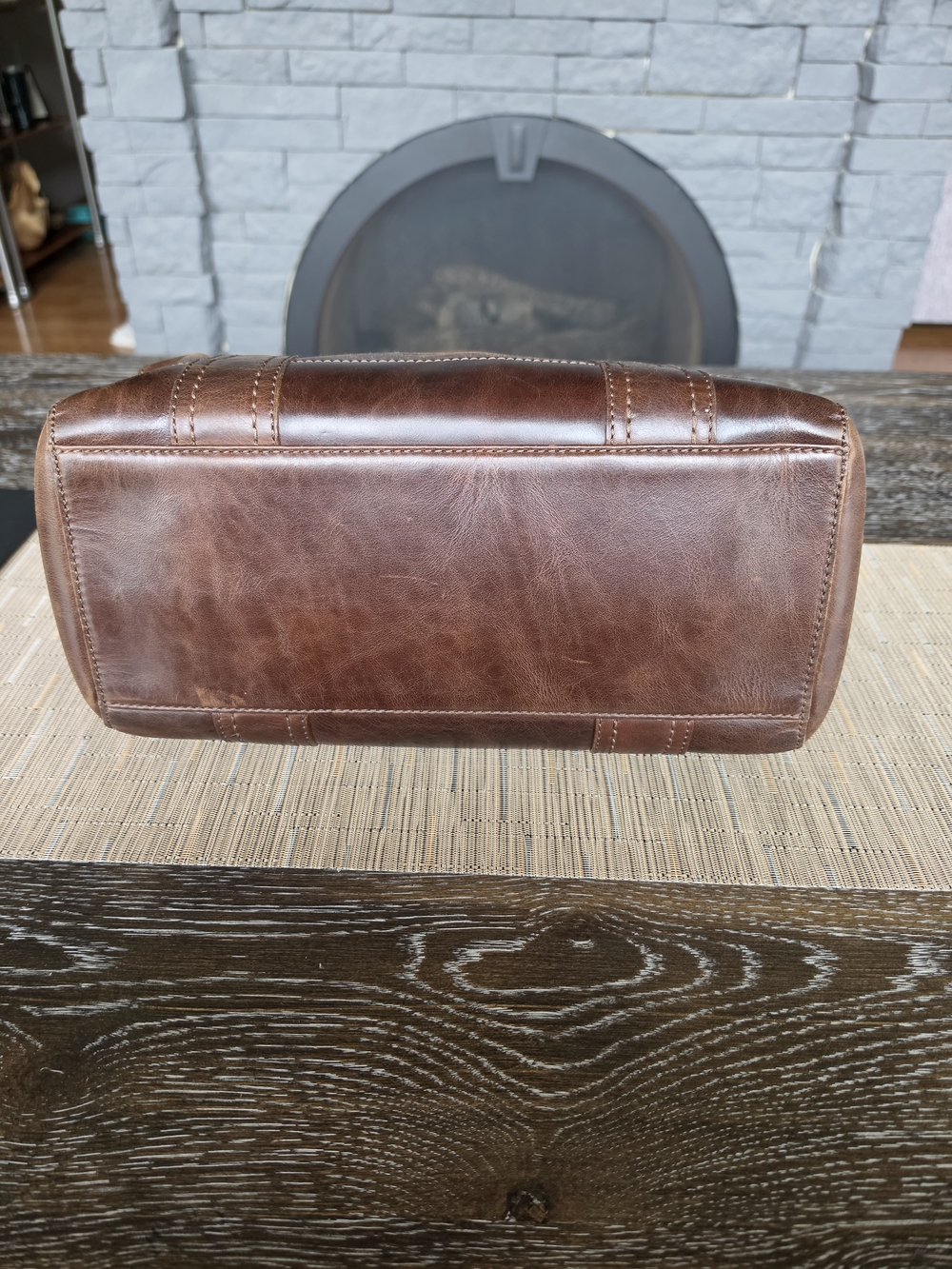Frye Melissa Classic Brown Leather Tote Bag - Stylish Everyday Carry - Picture 6 of 6